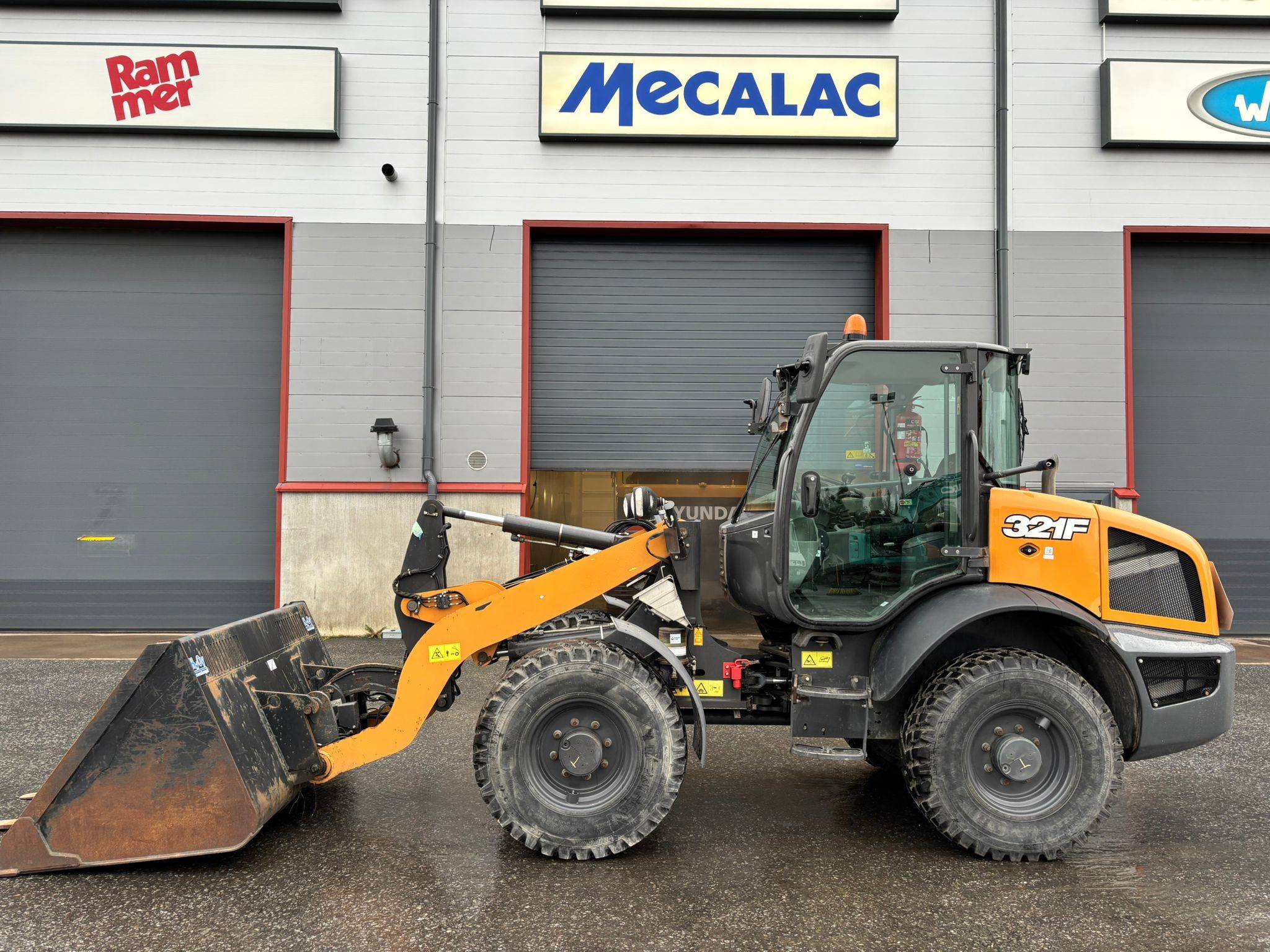 CASE 321f 2019 Lempäälä