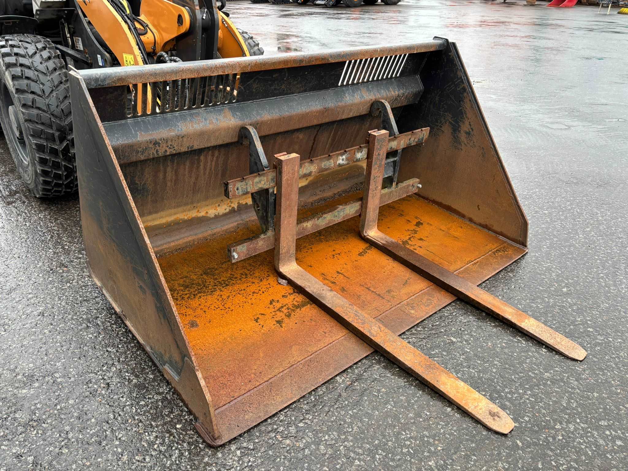 CASE 321f 2019 Lempäälä