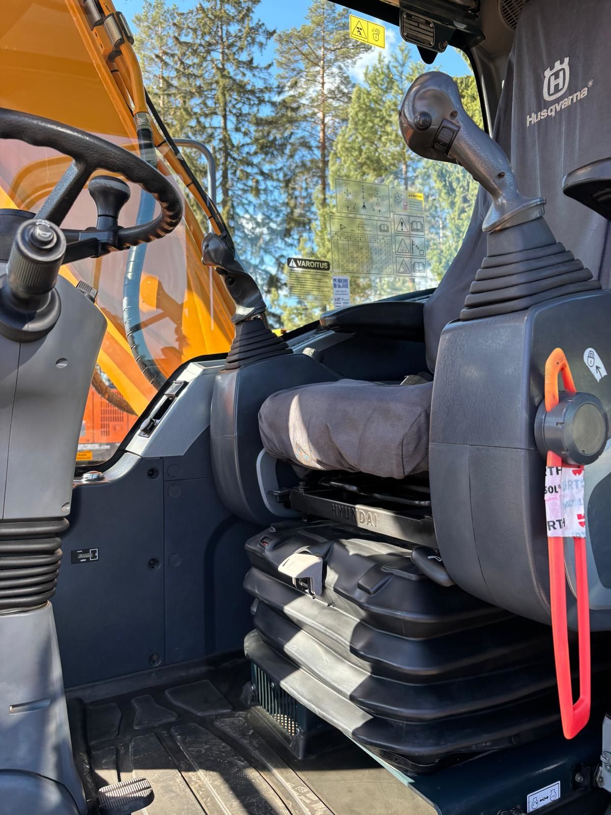 Hyundai R140W-9A 2015