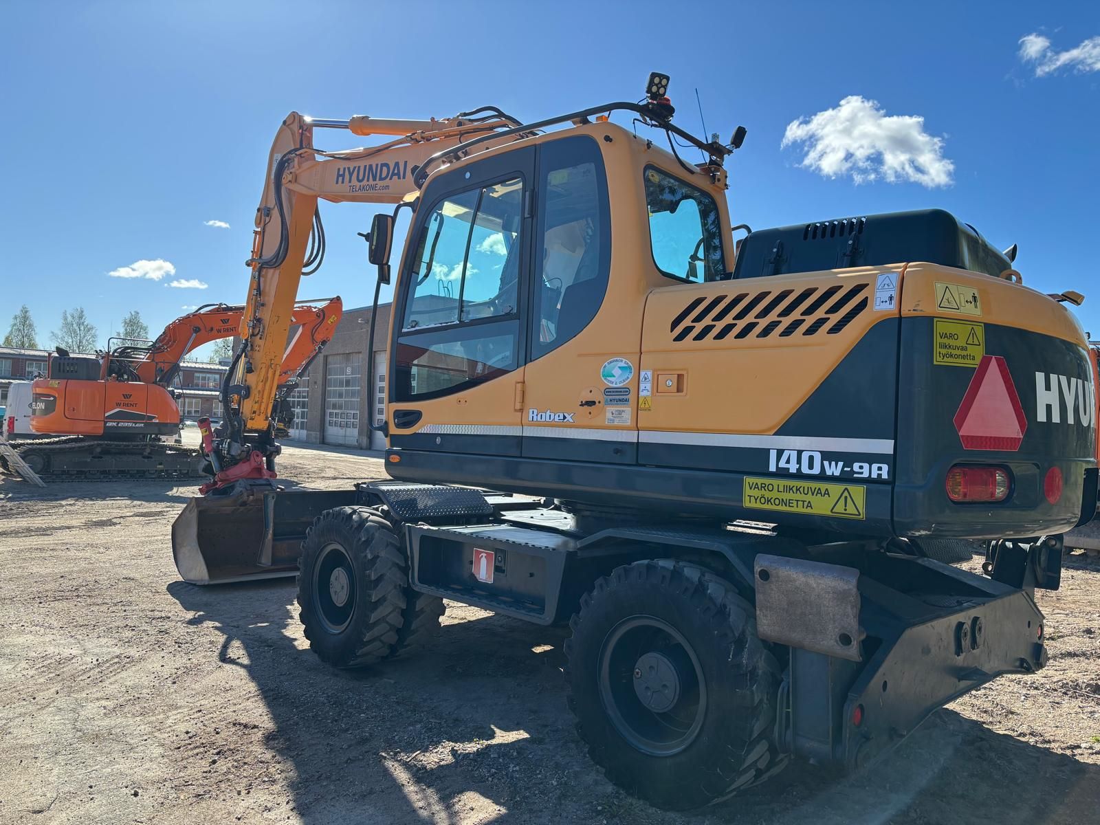 Hyundai R140W-9A 2015