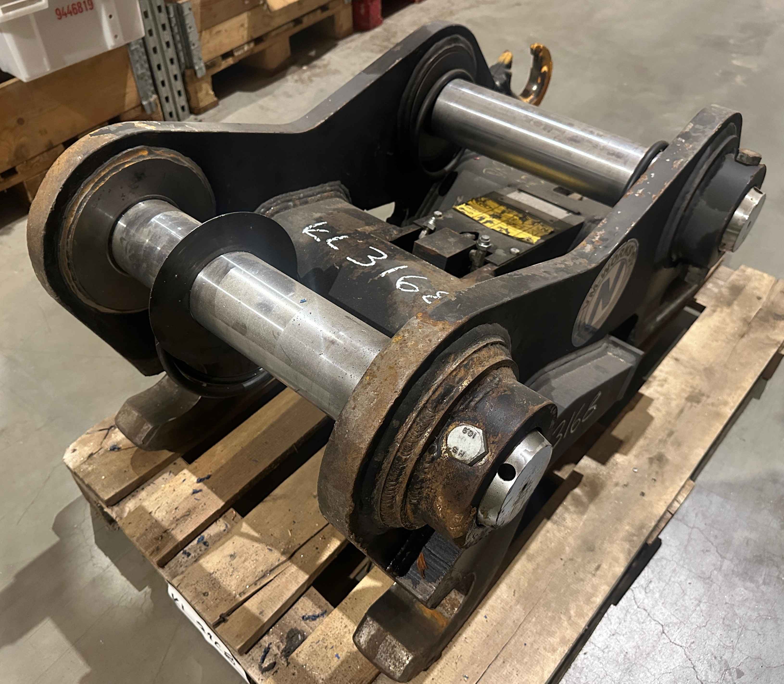 VM-Works Oy  HYDRAULINEN PUOMINPÄÄNLIITIN NTP40 - DX380 0