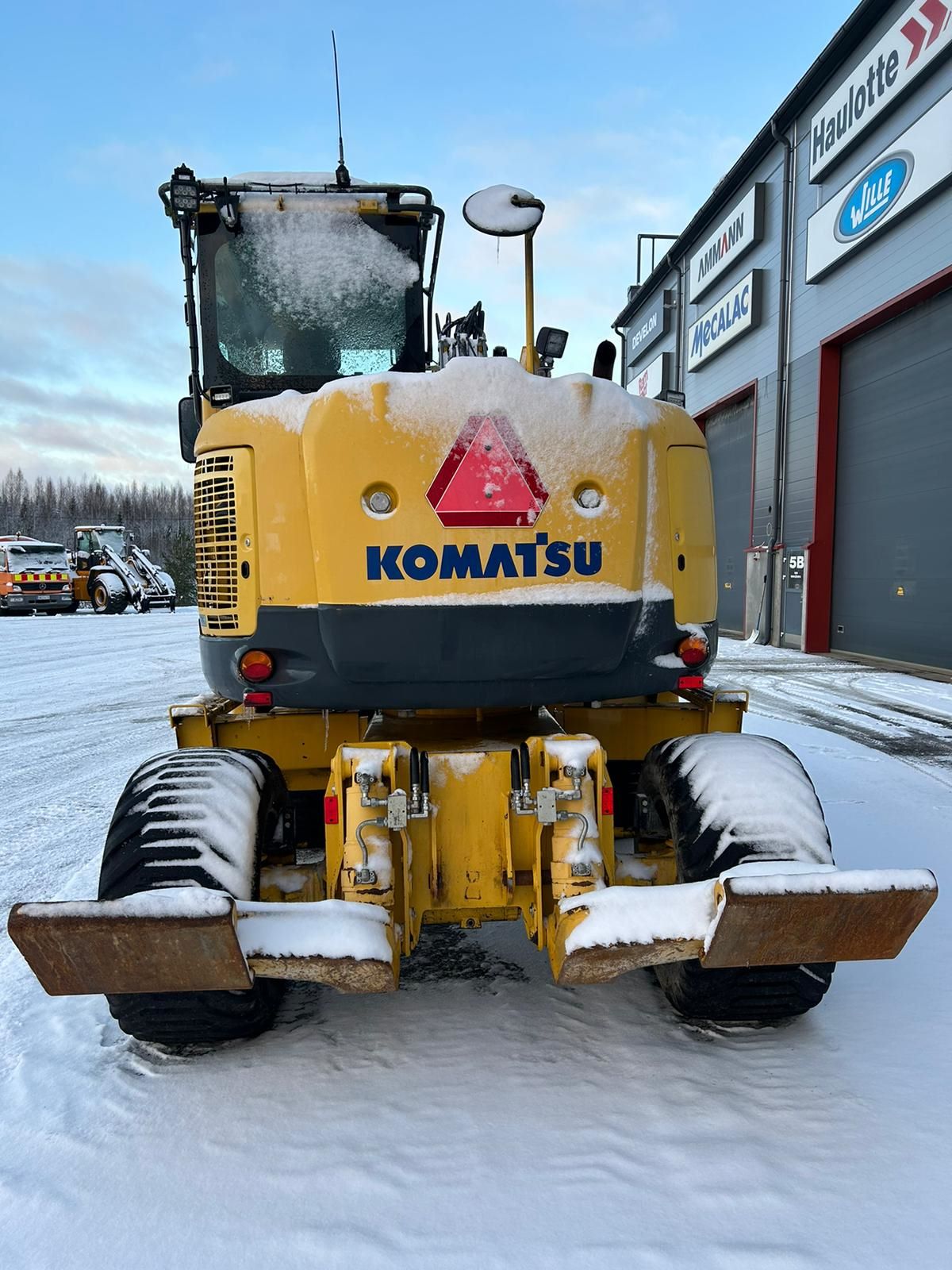 Komatsu PW118MR-8 2013