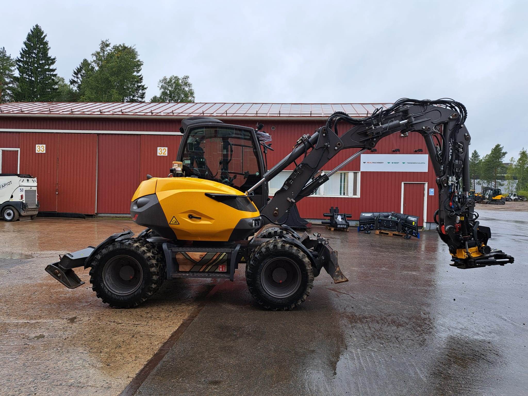 Mecalac 9MWR Mecalac -puomi kulmakaivuulla 2024 Vantaa