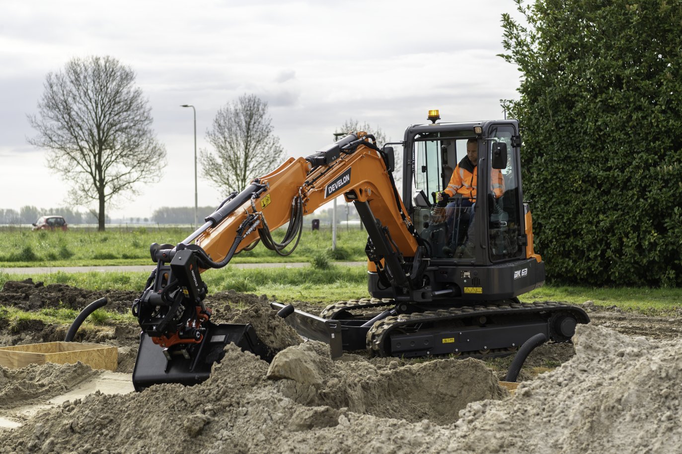 Develon DX63-7