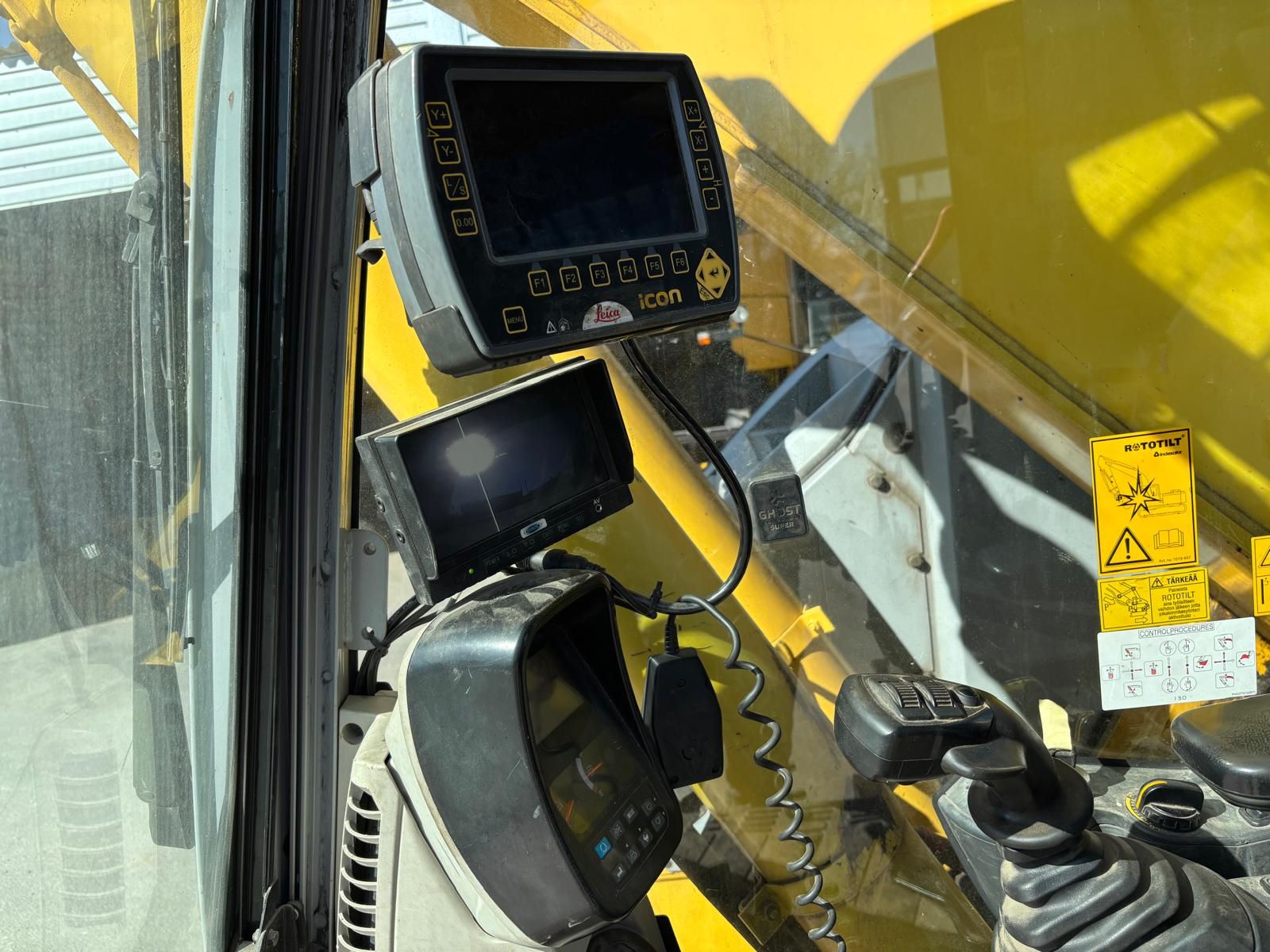 New Holland E235BSR-2 2012