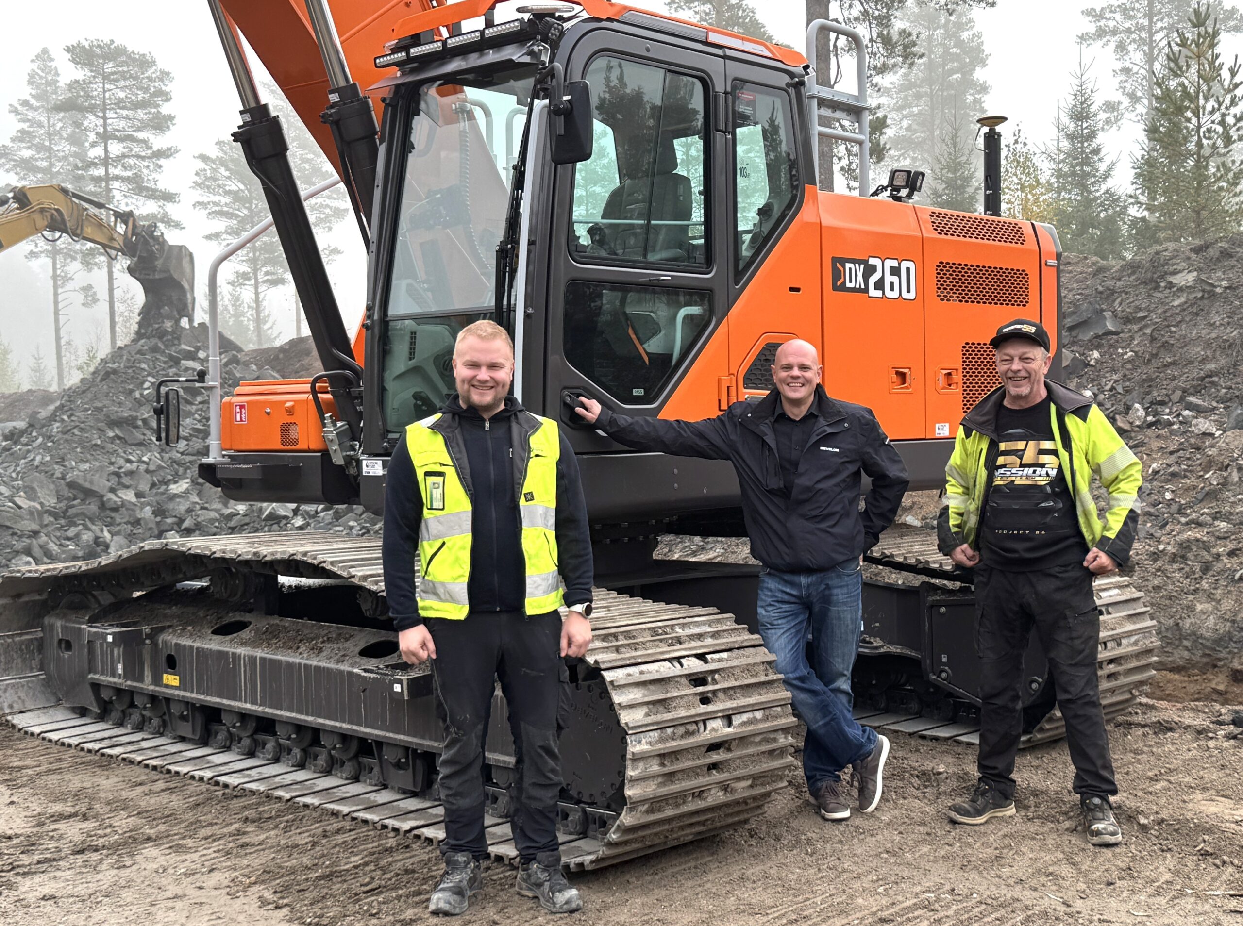 Ensimmäinen ysisarjan Develon Maanrakennusliike Vähätalolle