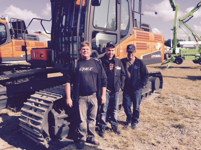 Maanrakennus Valkaman uusi Doosan DX300LC-5 Luovutettiin Maxpossa.